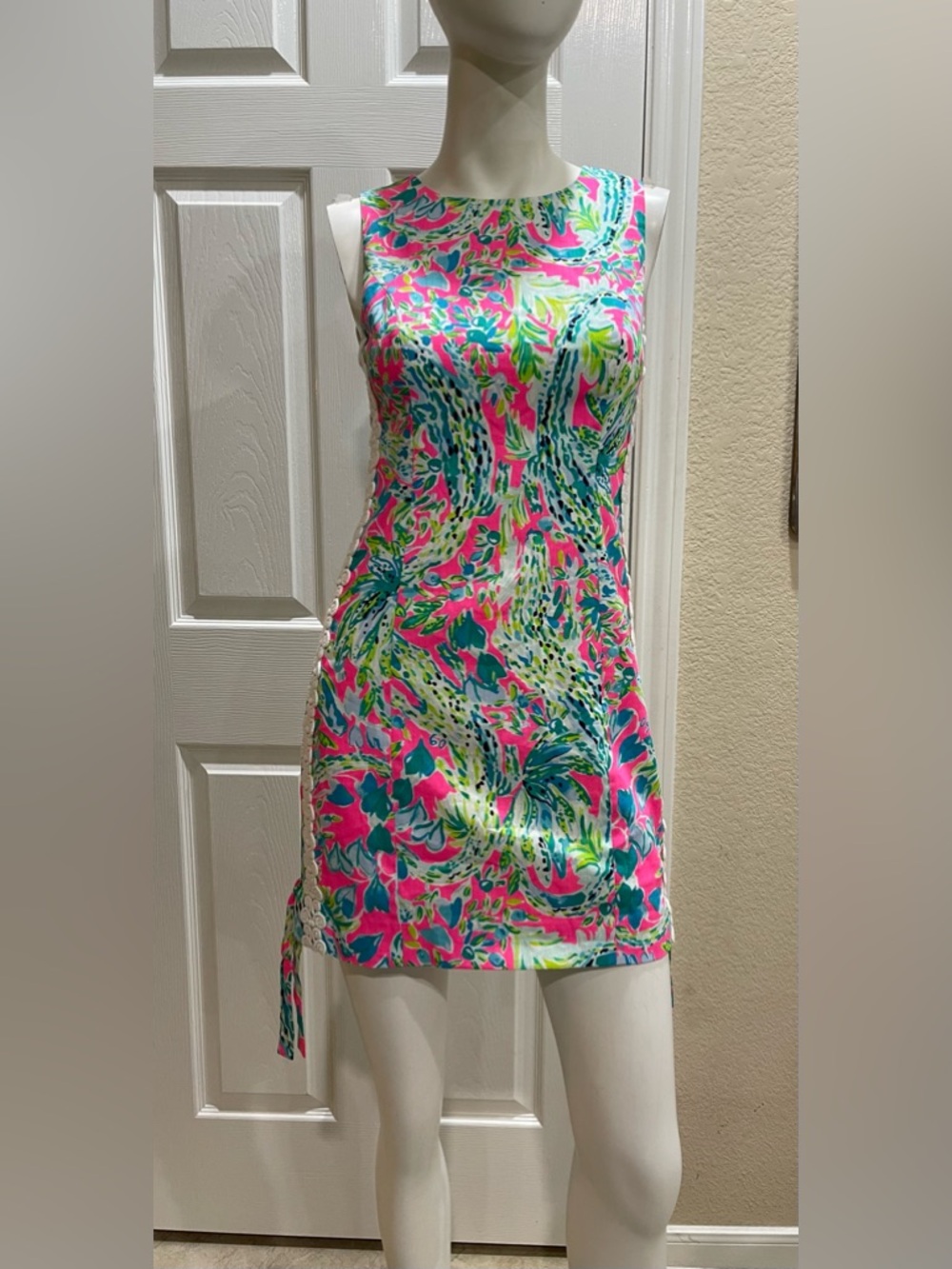 Lilly Pulitzer Mila Shift Dress in "Snap Back" Floral Print Size 00
